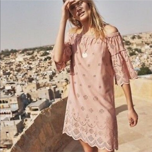 Madewell Dresses & Skirts - Madewell Off Shoulder Eyelet Dress In Clay
